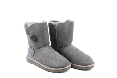 UGG BAILEY BUTTON