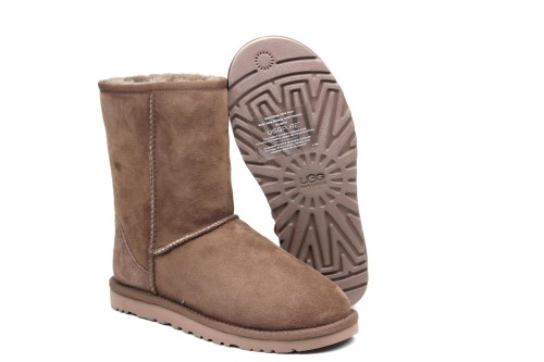 UGG CLASSIC SHORT