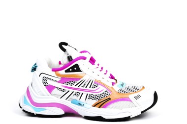 SNEAKER RACE