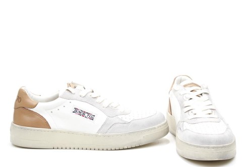 SNEAKER SLAM