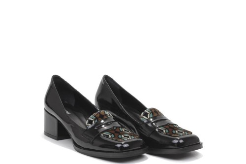 SCARPA CON TACCO MT-235