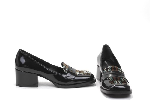 SCARPA CON TACCO MT-235