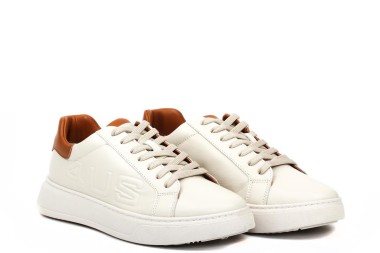 SNEAKER LARRY