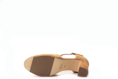 SCARPA CON TACCO EN801