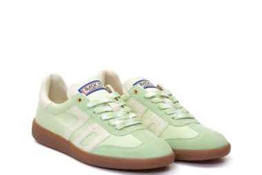 SNEAKER GHOST