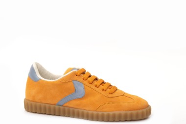 SNEAKER INES