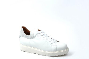 GIL ST. JOHN SNEAKER 2221