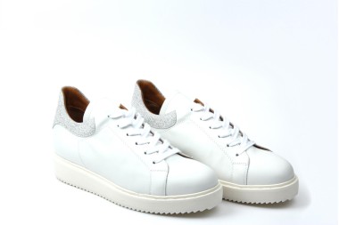 GIL ST. JOHN SNEAKER 2221