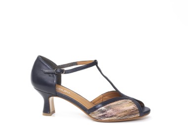 SCARPA CON TACCO A033