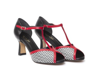 SCARPA CON TACCO A050